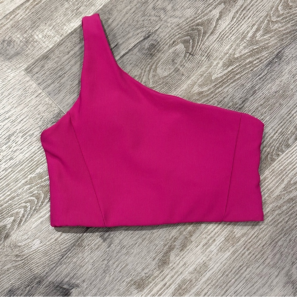 Wilo the Label one shoulder sports bra